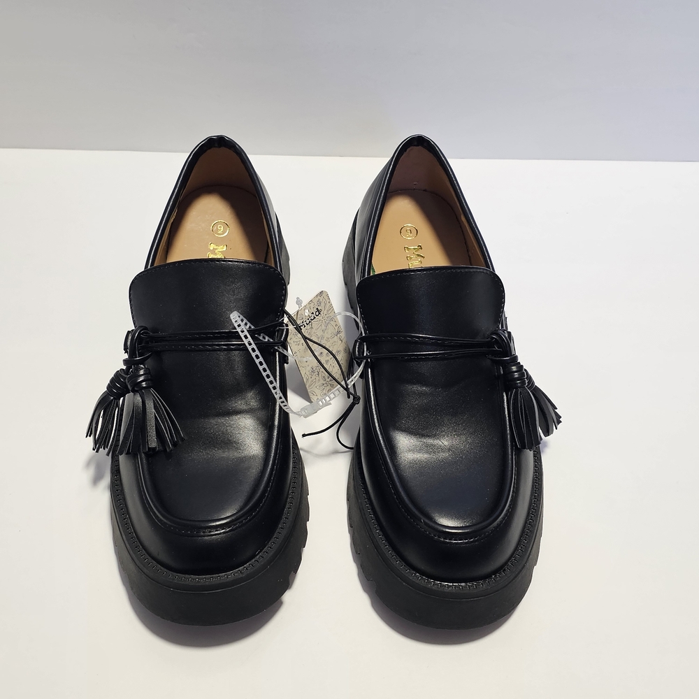 Mudd Black Chunky Loafers With  Tassel - Picture 8 of 9